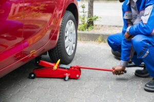 Read more about the article How to Choose the Right Jack and Stands for Your Vehicle