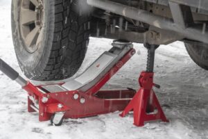 Read more about the article A guide for garages. What kind of jack stands should I buy?